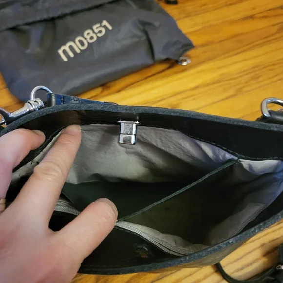 As Is MO851 Canadian Black Leather Bucket Style Crossbody Bag - Picture 6 of 12